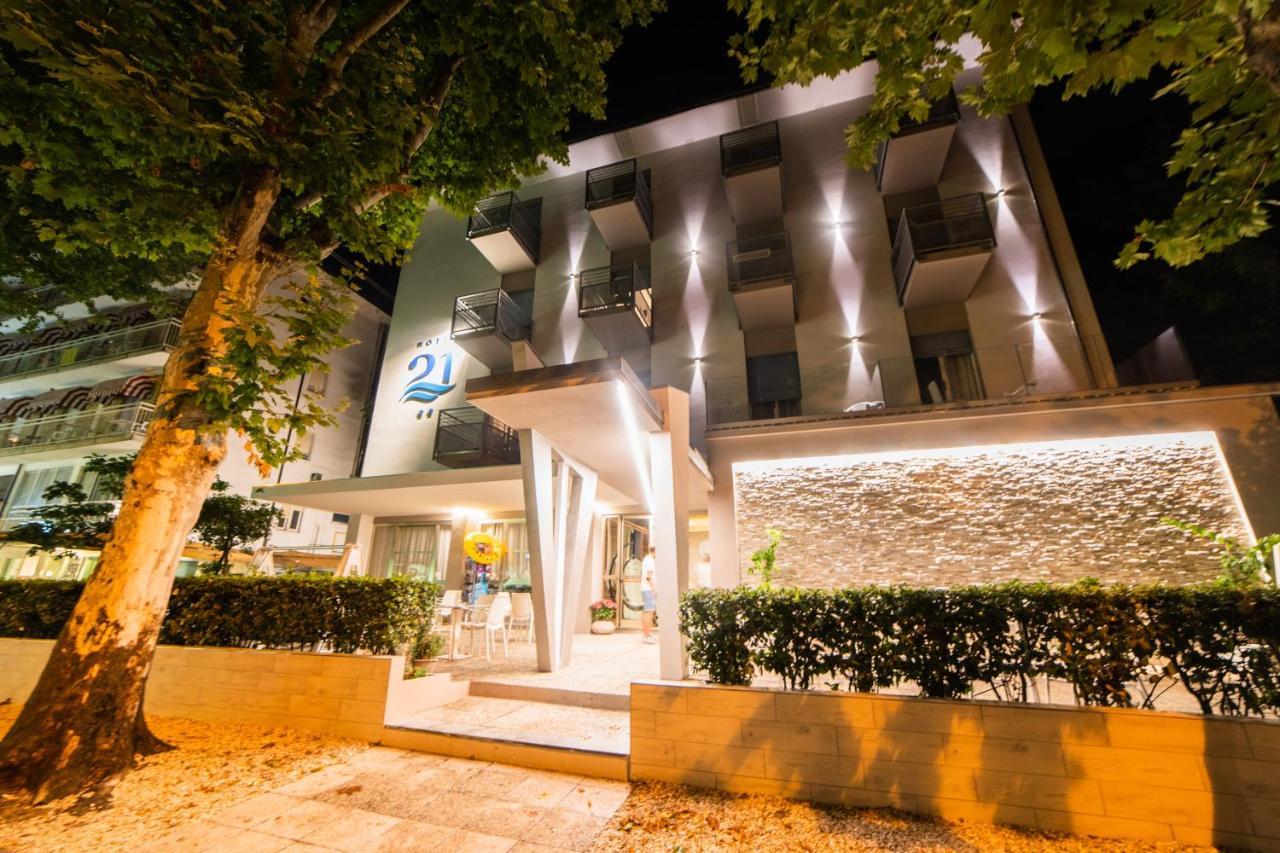 Hotel 21 Riccione Exterior photo
